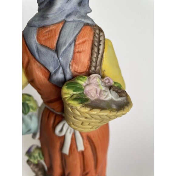 Vintage porcelain old pheasant  woman‎ figurine Taiwan - Picture 4 of 4